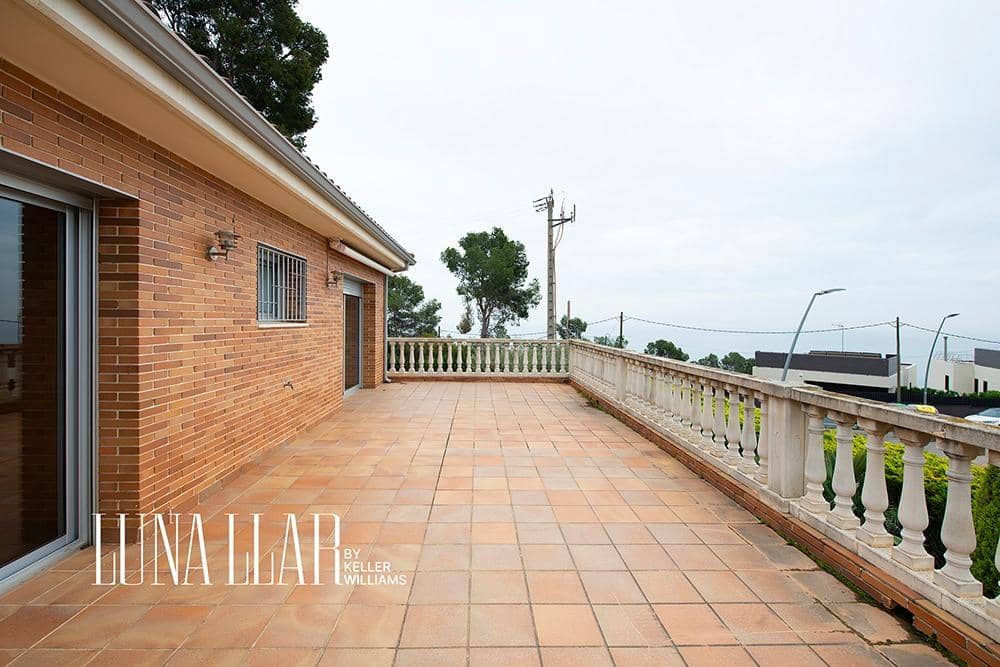 6 bedroom Villa for sale in Castelldefels - € 1,795,000 (Ref: 9591382)