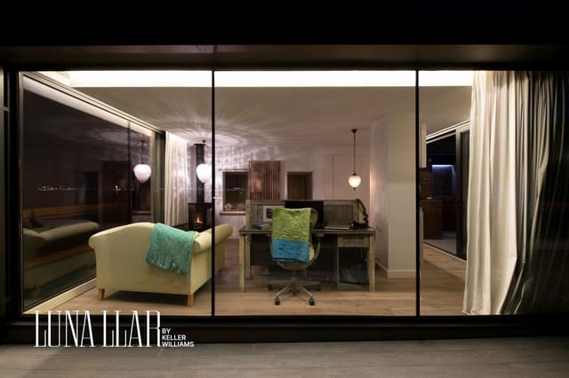 3 bedroom Penthouse for sale in Gavà with pool - € 1,119,000 (Ref: 9611608)