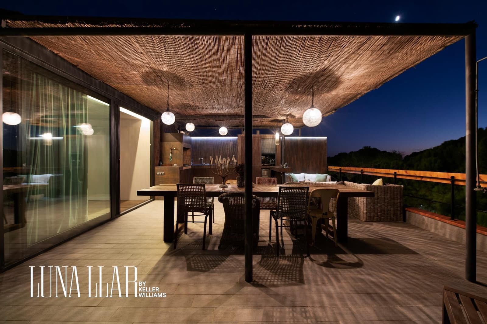 3 bedroom Penthouse for sale in Gava with pool - € 1,119,000 (Ref: 9611608)