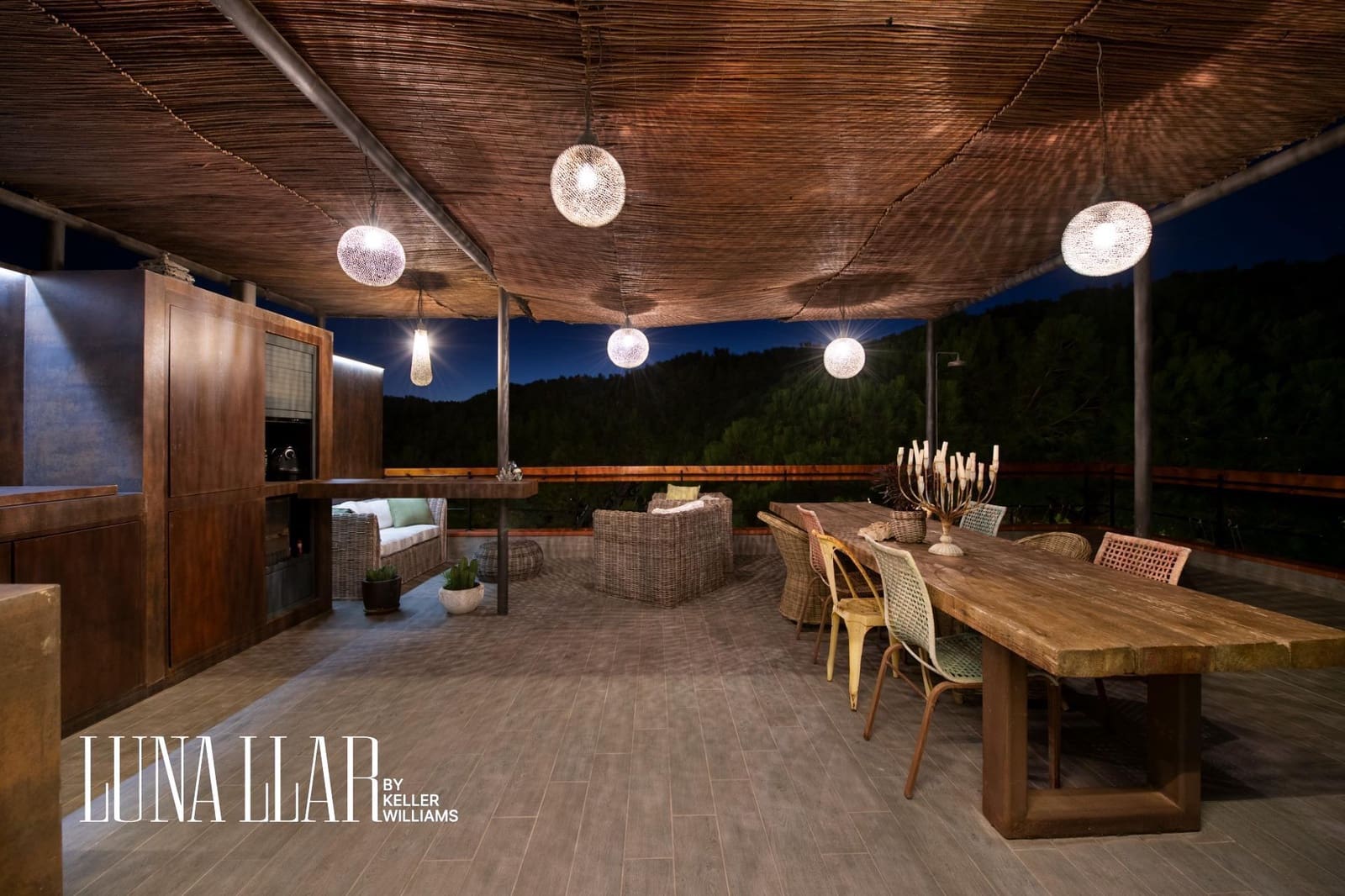 3 bedroom Penthouse for sale in Gava with pool - € 1,119,000 (Ref: 9611608)