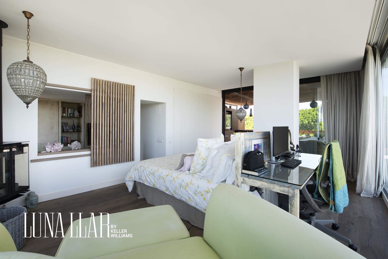 3 bedroom Penthouse for sale in Gava with pool - € 1,119,000 (Ref: 9611608)