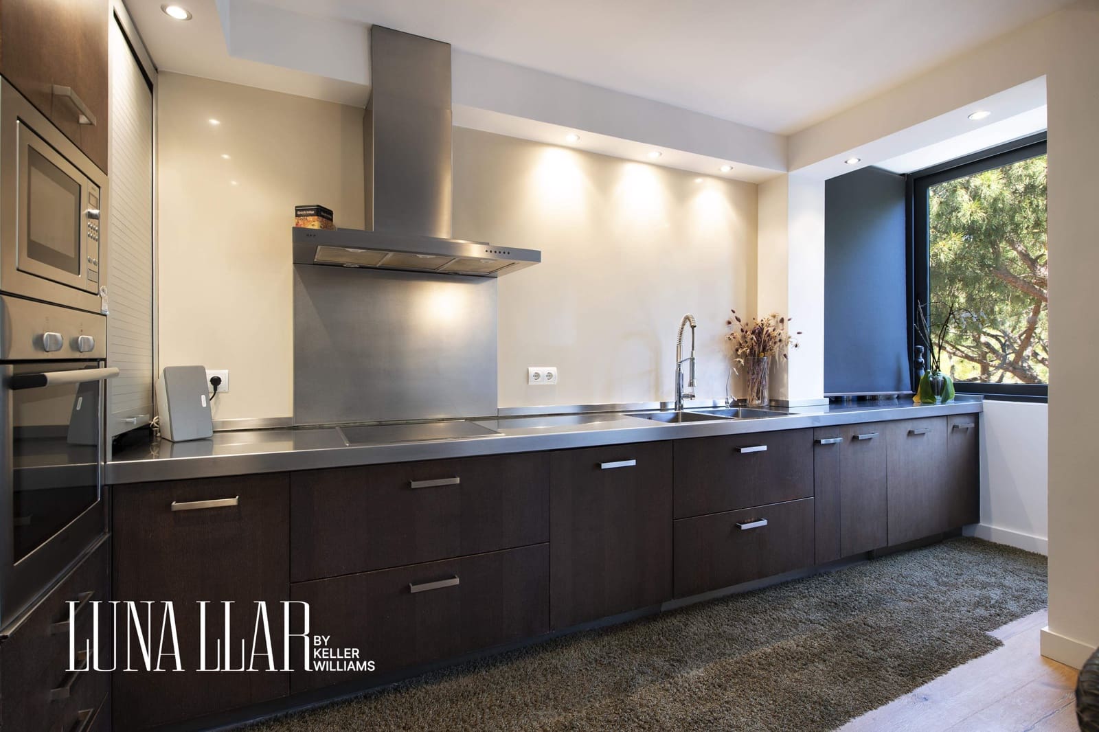 3 bedroom Penthouse for sale in Gava with pool - € 1,119,000 (Ref: 9611608)