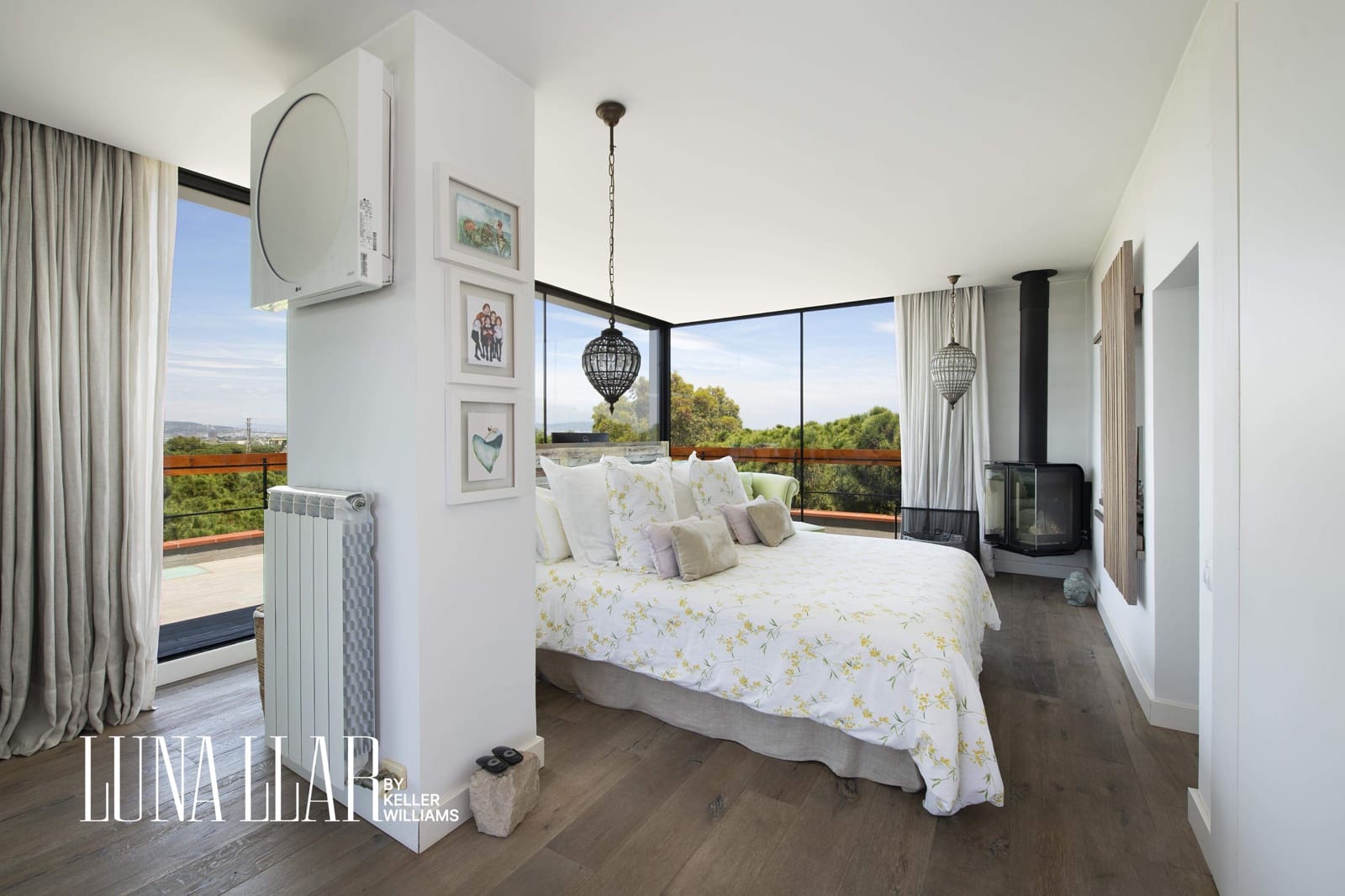 3 bedroom Penthouse for sale in Gava with pool - € 1,119,000 (Ref: 9611608)