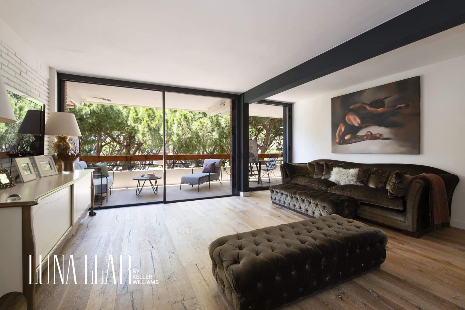 3 bedroom Penthouse for sale in Gava with pool - € 1,119,000 (Ref: 9611608)