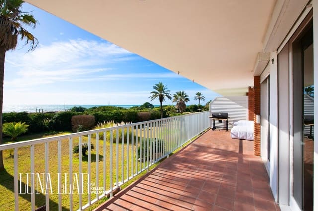 2 bedroom Flat for sale in Gavà with pool - € 780,000 (Ref: 9615560)