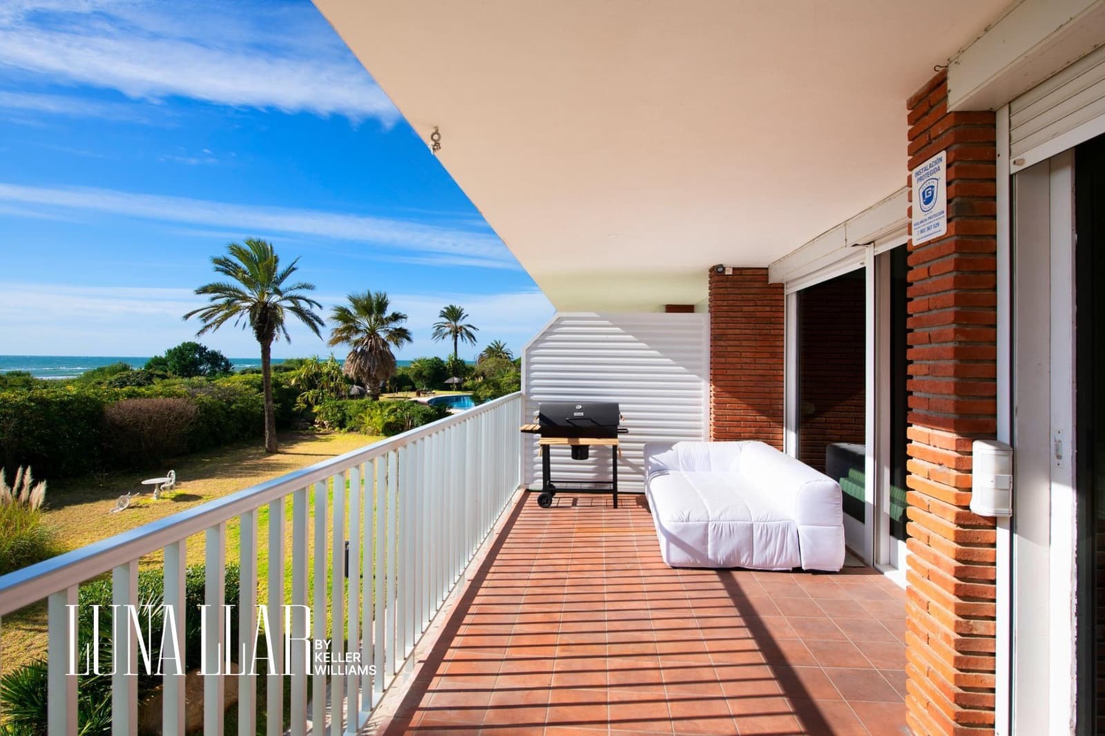 2 bedroom Flat for sale in Gava with pool - € 780,000 (Ref: 9615560)