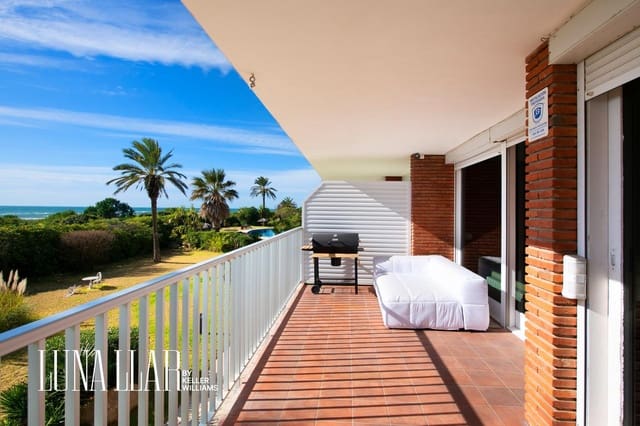 2 bedroom Flat for sale in Gavà with pool - € 780,000 (Ref: 9615560)