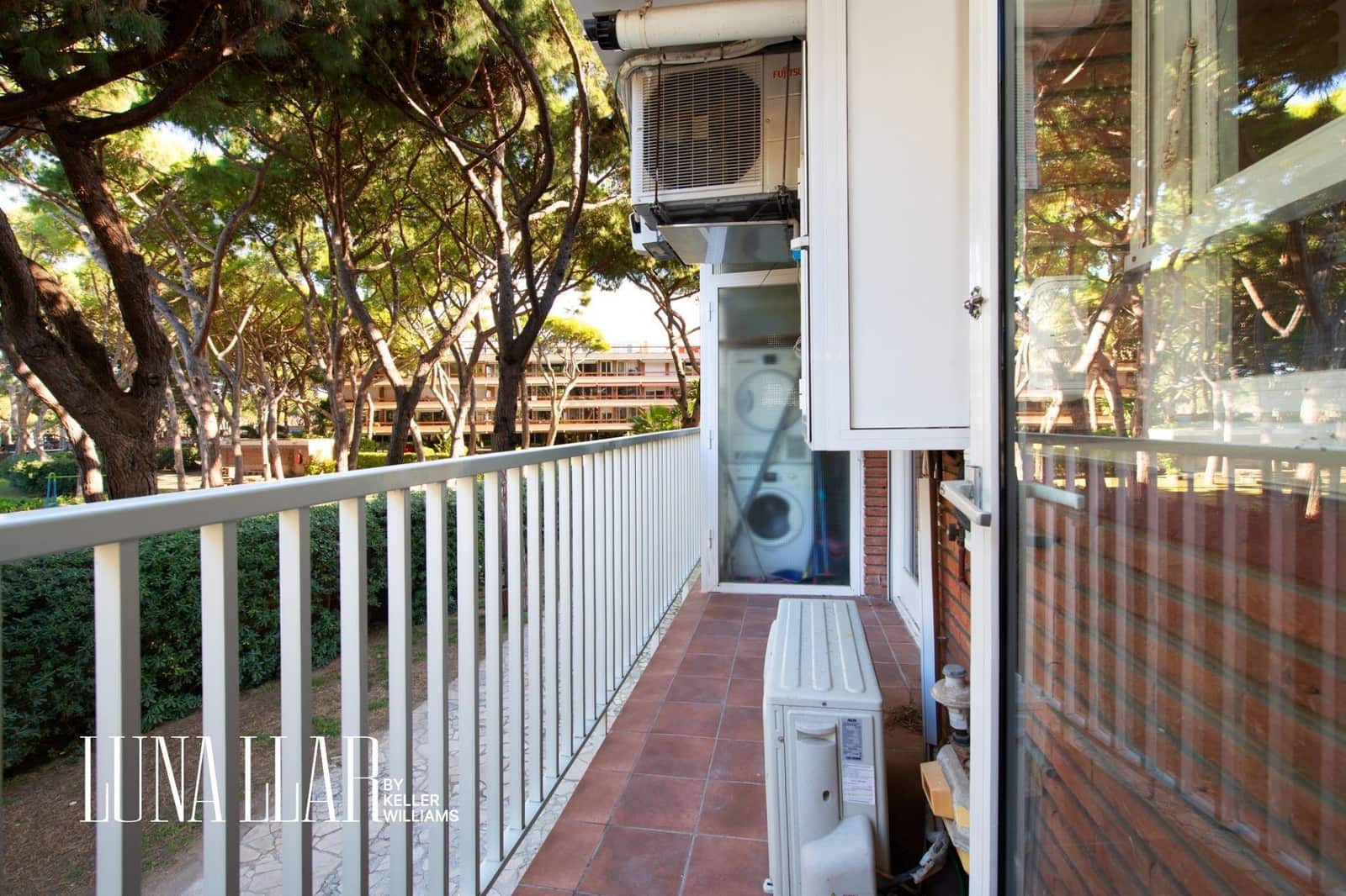 2 bedroom Flat for sale in Gava with pool - € 780,000 (Ref: 9615560)