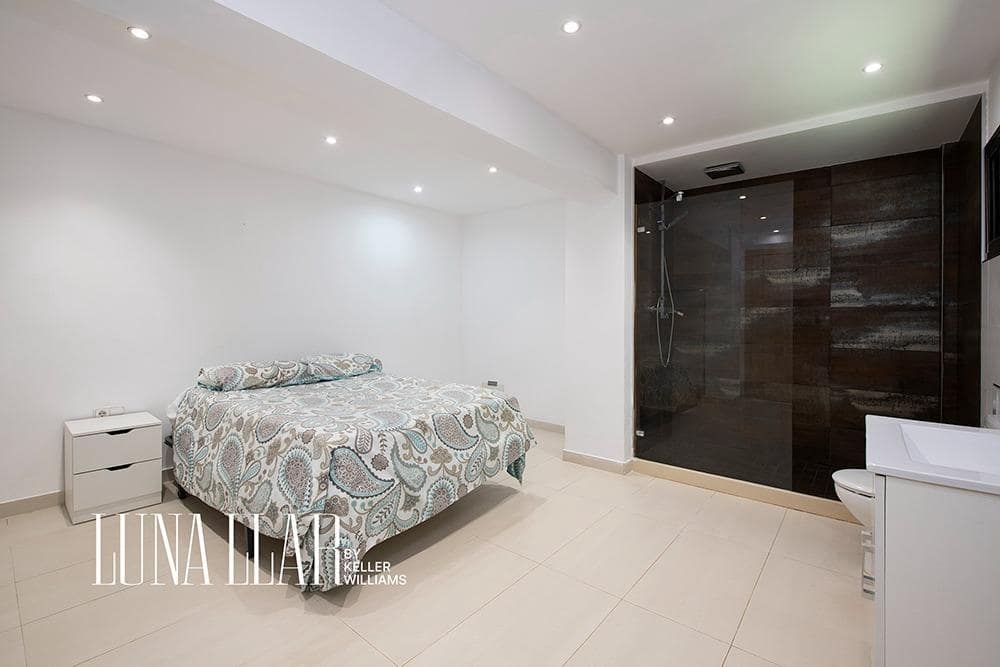 Chalet de 6 habitaciones en Castelldefels en venta con piscina garaje - 975.000 € (Ref: 9619344)