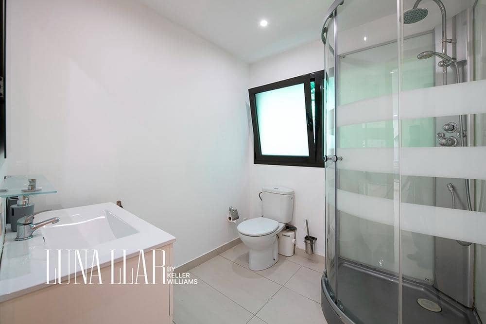 Chalet de 6 habitaciones en Castelldefels en venta con piscina garaje - 975.000 € (Ref: 9619344)