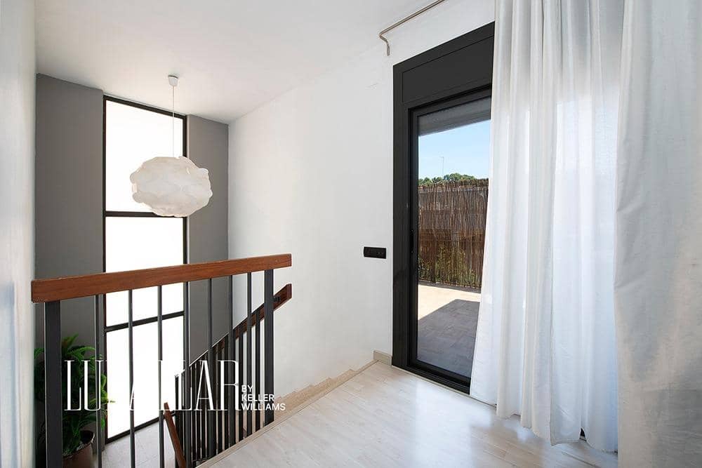 Chalet de 6 habitaciones en Castelldefels en venta con piscina garaje - 975.000 € (Ref: 9619344)