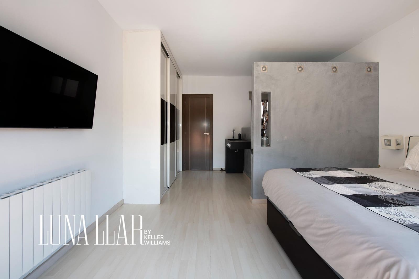 Chalet de 6 habitaciones en Castelldefels en venta con piscina garaje - 975.000 € (Ref: 9619344)