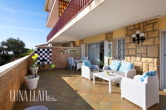 2 sovrum Strandlägenhet till salu i Castelldefels med pool garage - 632 000 € (Ref: 9637686)