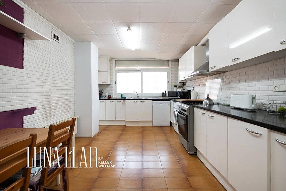 3 soveværelse Lejlighed til salg i Gava med swimmingpool - € 665.000 (Ref: 9645105)