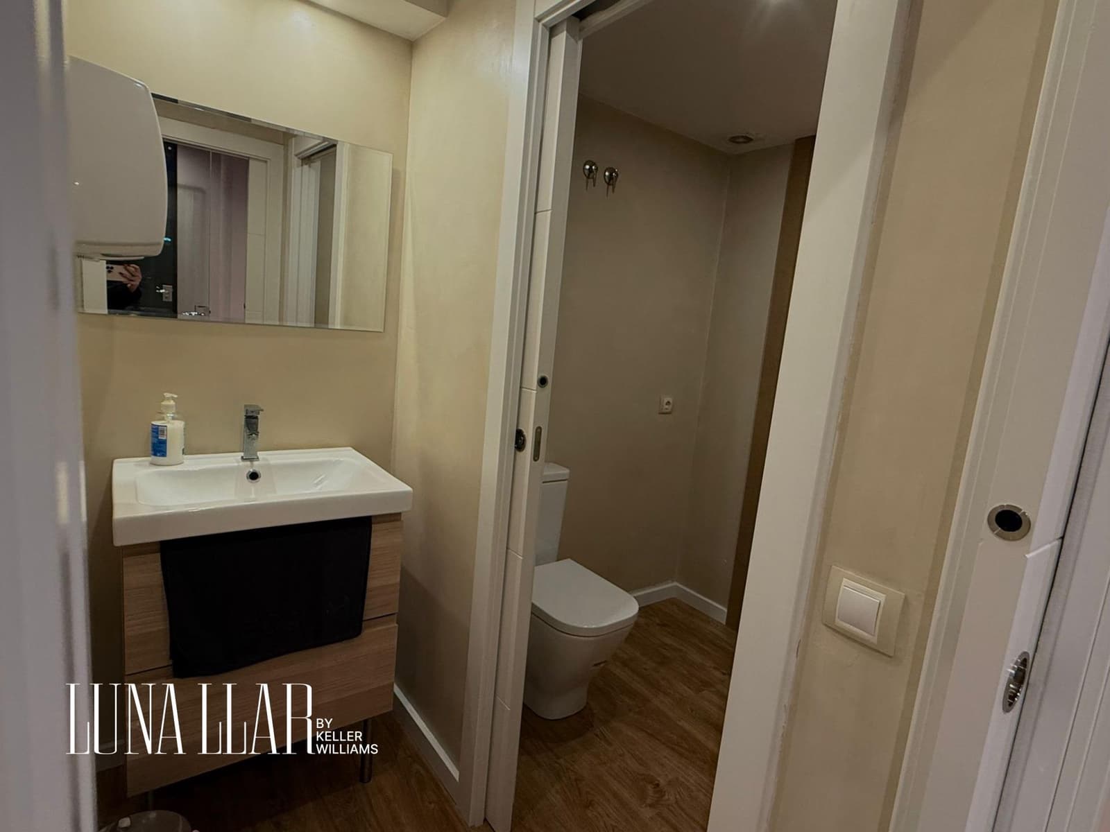 Comercial para arrendar em Gava - 3 000 € (Ref: 9659504)