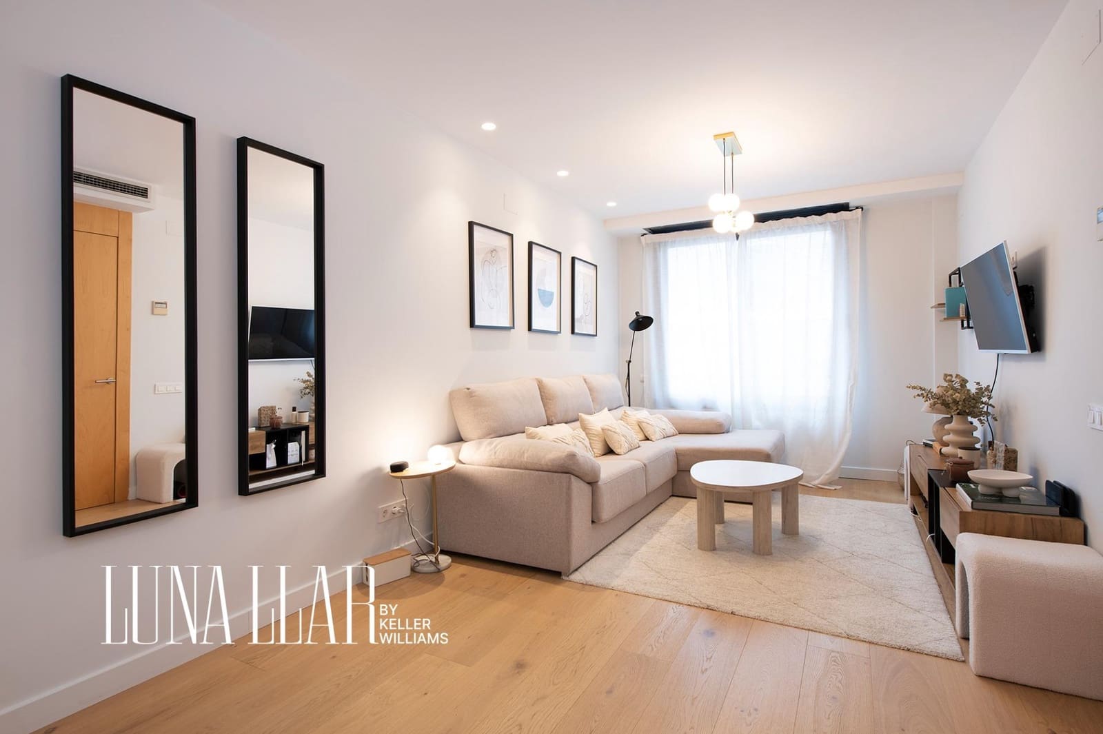 1 bedroom Flat for sale in Barcelona city with pool - € 449,000 (Ref: 9674299)