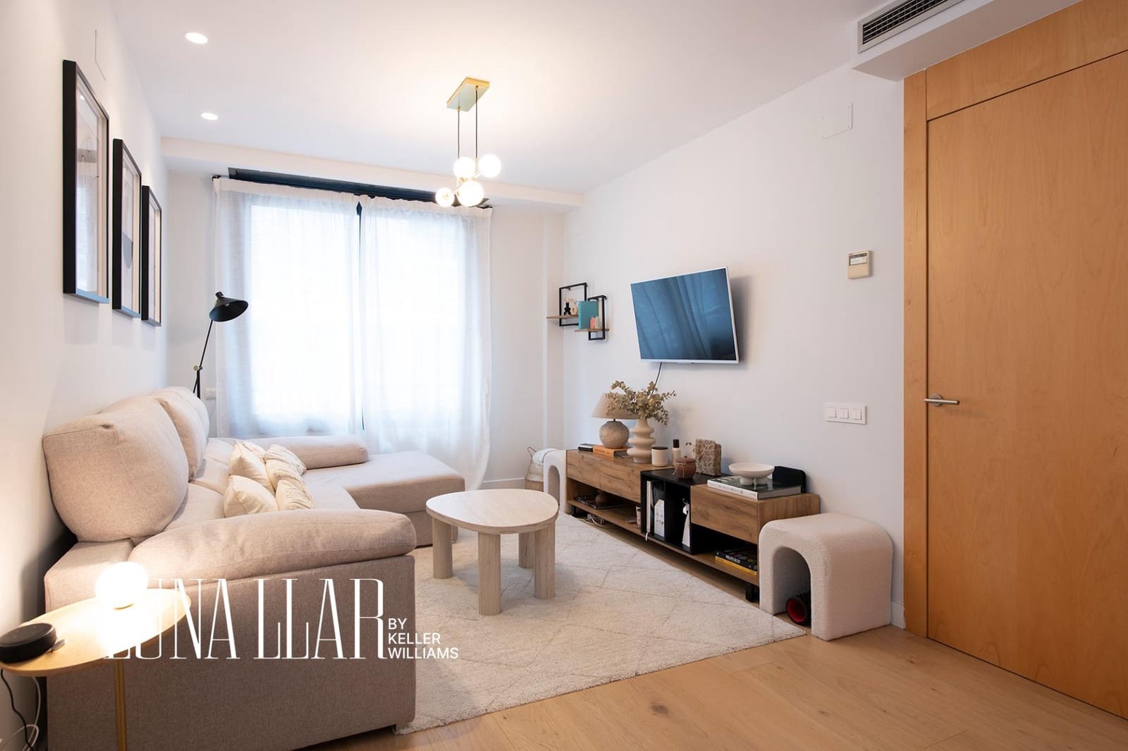 1 bedroom Flat for sale in Barcelona city with pool - € 449,000 (Ref: 9674299)