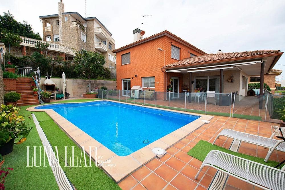5 camera da letto Villa in vendita in Sant Boi de Llobregat con piscina garage - 1.285.000 € (Rif: 9674301)