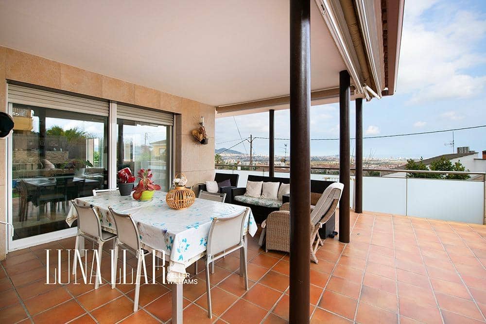 5 camera da letto Villa in vendita in Sant Boi de Llobregat con piscina garage - 1.285.000 € (Rif: 9674301)