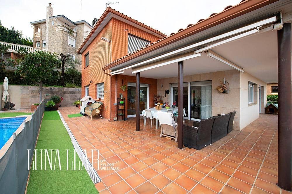 5 camera da letto Villa in vendita in Sant Boi de Llobregat con piscina garage - 1.285.000 € (Rif: 9674301)