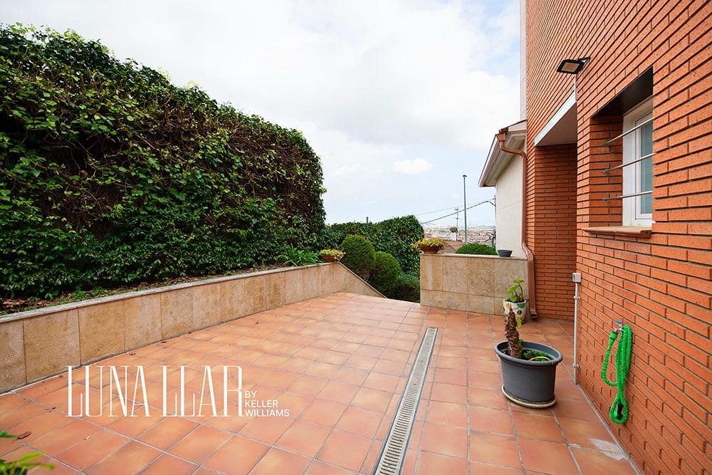 5 camera da letto Villa in vendita in Sant Boi de Llobregat con piscina garage - 1.285.000 € (Rif: 9674301)