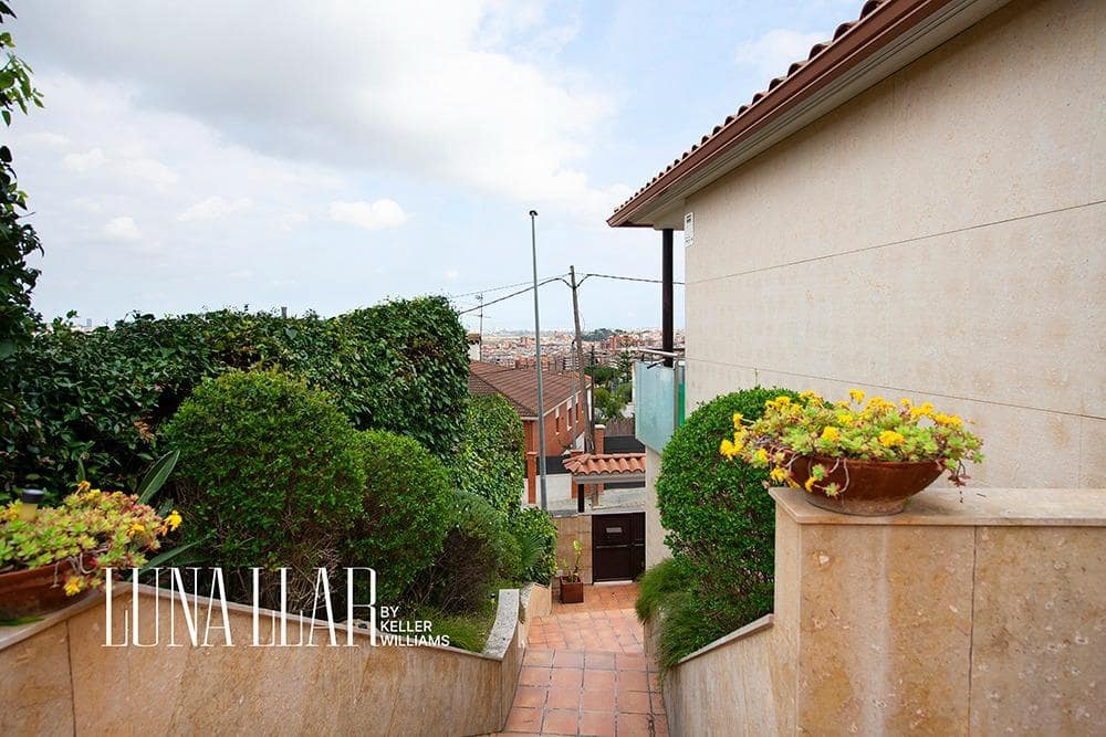 5 camera da letto Villa in vendita in Sant Boi de Llobregat con piscina garage - 1.285.000 € (Rif: 9674301)