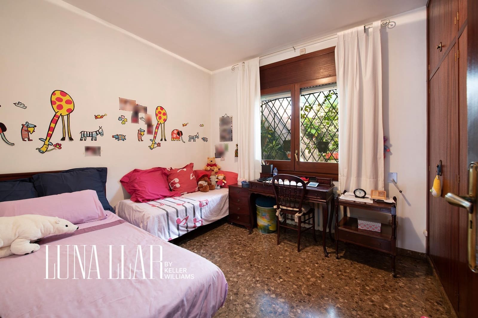 5 bedroom Villa for sale in Gava with garage - € 517,000 (Ref: 9695422)