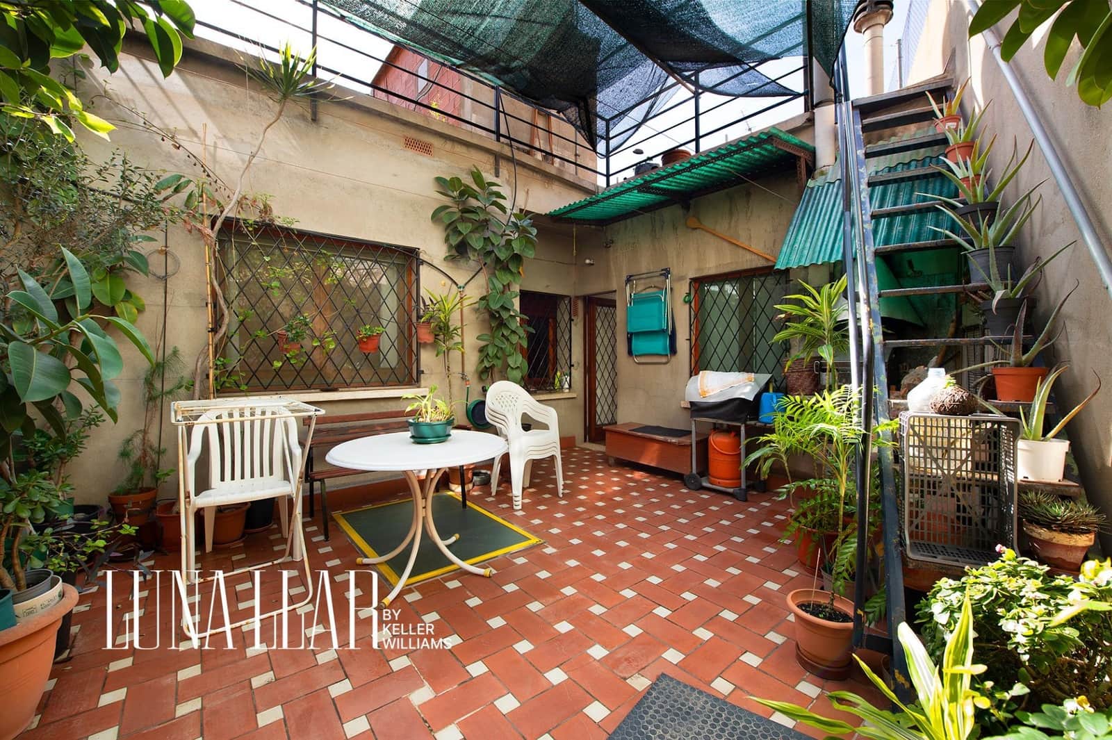 5 bedroom Villa for sale in Gava with garage - € 517,000 (Ref: 9695422)