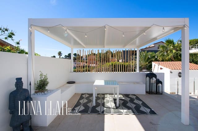 4 sovrum Villa till salu i Castelldefels med pool - 1 220 000 € (Ref: 9701703)