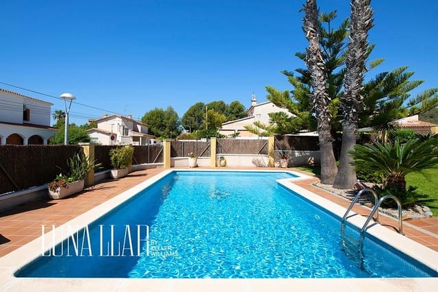 6 makuuhuone Huvila myytävänä paikassa Calafell mukana uima-altaan - 775 000 € (Ref: 9735659)