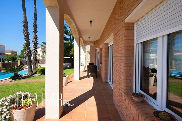 6 makuuhuone Huvila myytävänä paikassa Calafell mukana uima-altaan - 775 000 € (Ref: 9735659)