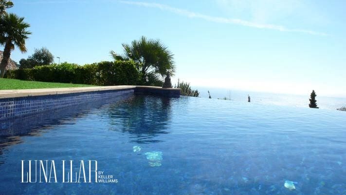 4 bedroom Villa for rent in Les Botigues de Sitges with pool garage - € 12,000 (Ref: 9735660)