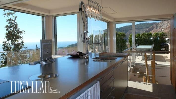 4 bedroom Villa for rent in Les Botigues de Sitges with pool garage - € 12,000 (Ref: 9735660)