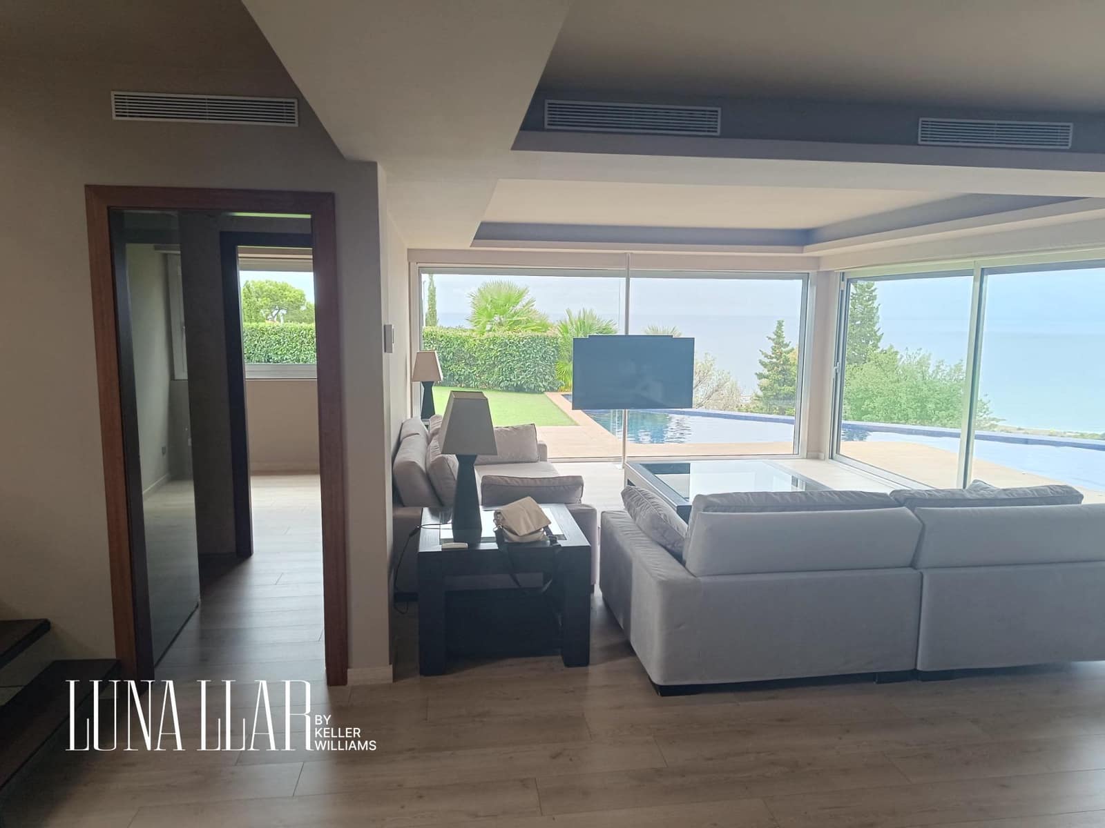 4 bedroom Villa for rent in Les Botigues de Sitges with pool garage - € 12,000 (Ref: 9735660)