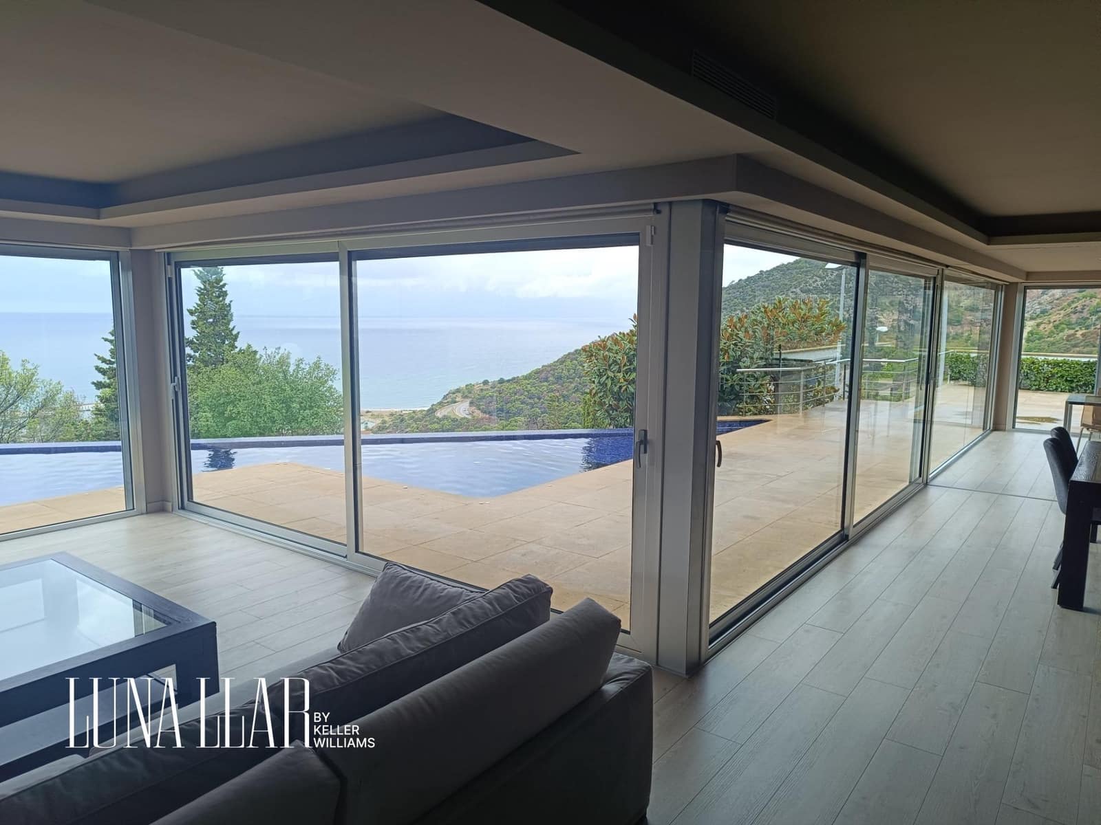 4 bedroom Villa for rent in Les Botigues de Sitges with pool garage - € 12,000 (Ref: 9735660)