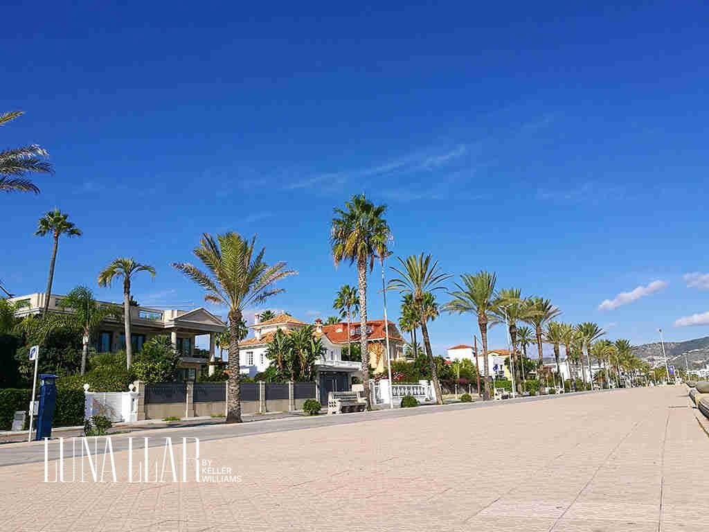 4 bedroom Villa for sale in Les Botigues de Sitges with pool garage - € 2,990,000 (Ref: 9738635)