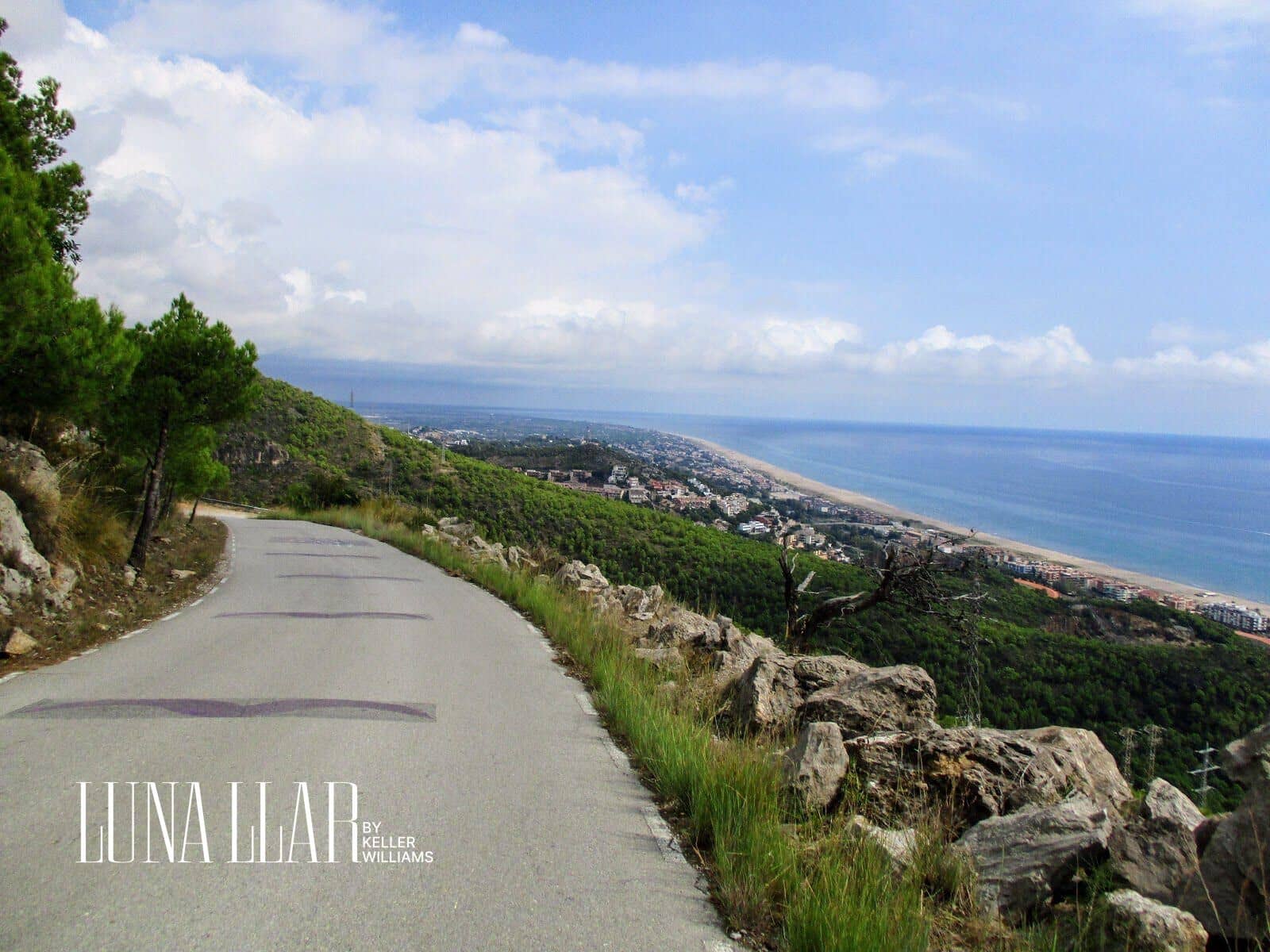 4 bedroom Villa for sale in Les Botigues de Sitges with pool garage - € 2,990,000 (Ref: 9738635)