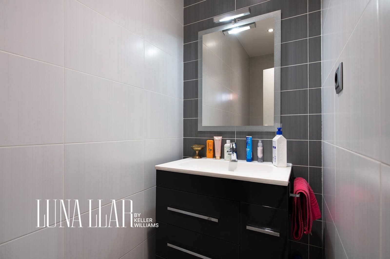 4 bedroom Terraced Villa for sale in Sant Joan Despi with garage - € 839,000 (Ref: 9741823)