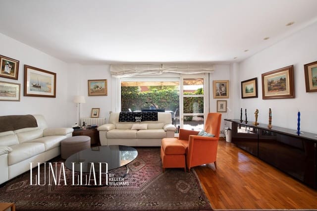 4 bedroom Terraced Villa for sale in Sant Joan Despí with garage - € 839,000 (Ref: 9741823)