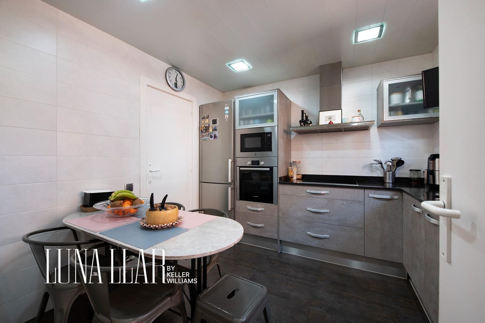 4 bedroom Terraced Villa for sale in Sant Joan Despi with garage - € 839,000 (Ref: 9741823)