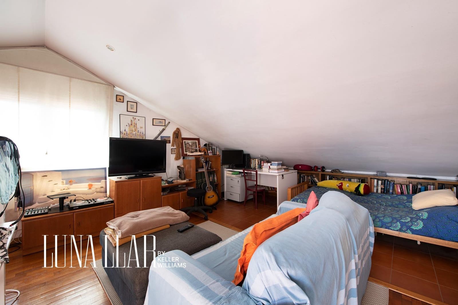 4 bedroom Terraced Villa for sale in Sant Joan Despi with garage - € 839,000 (Ref: 9741823)