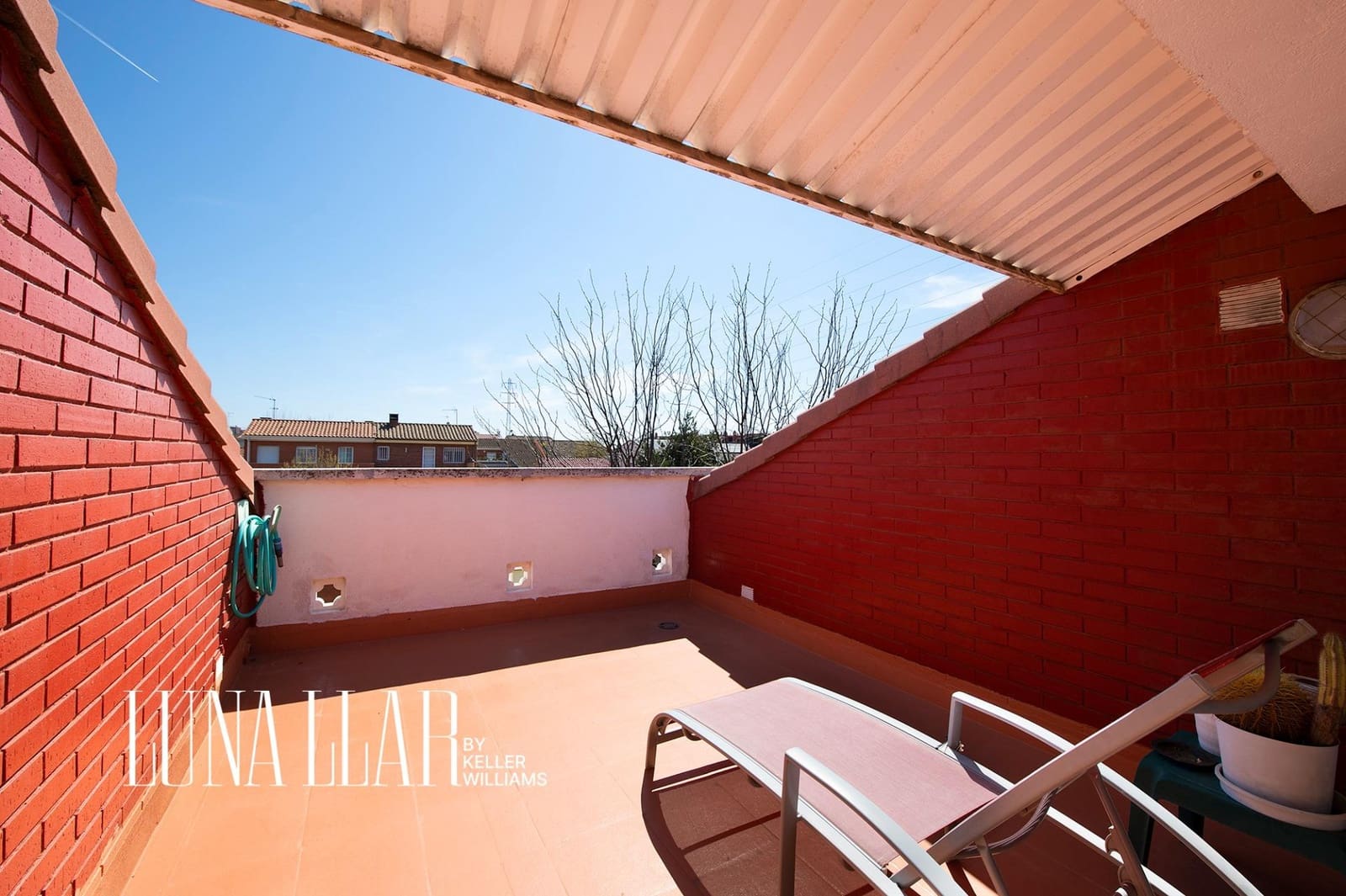 4 bedroom Terraced Villa for sale in Sant Joan Despi with garage - € 839,000 (Ref: 9741823)