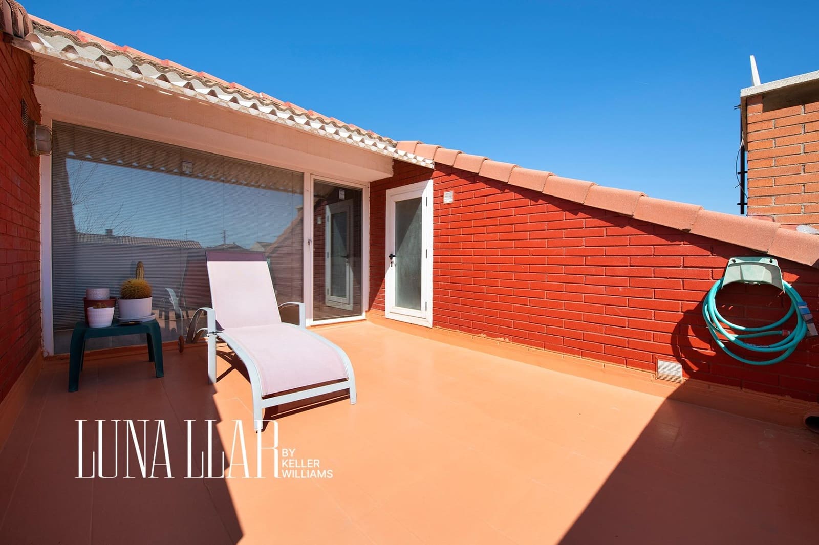 4 bedroom Terraced Villa for sale in Sant Joan Despi with garage - € 839,000 (Ref: 9741823)