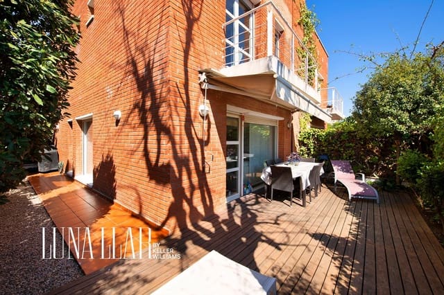 4 bedroom Terraced Villa for sale in Sant Joan Despí with garage - € 839,000 (Ref: 9741823)