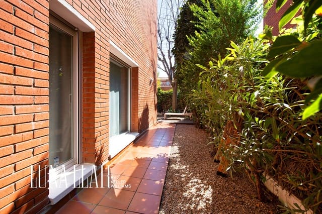 4 bedroom Terraced Villa for sale in Sant Joan Despí with garage - € 839,000 (Ref: 9741823)