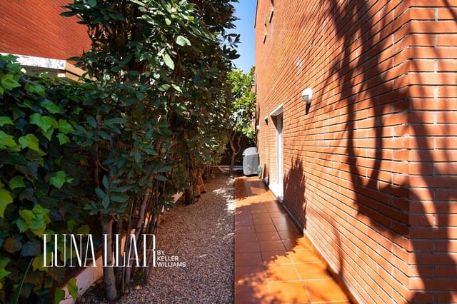 4 soverom Rekkehus til salgs i Sant Joan Despí med garasje - € 839 000 (Ref: 9741823)