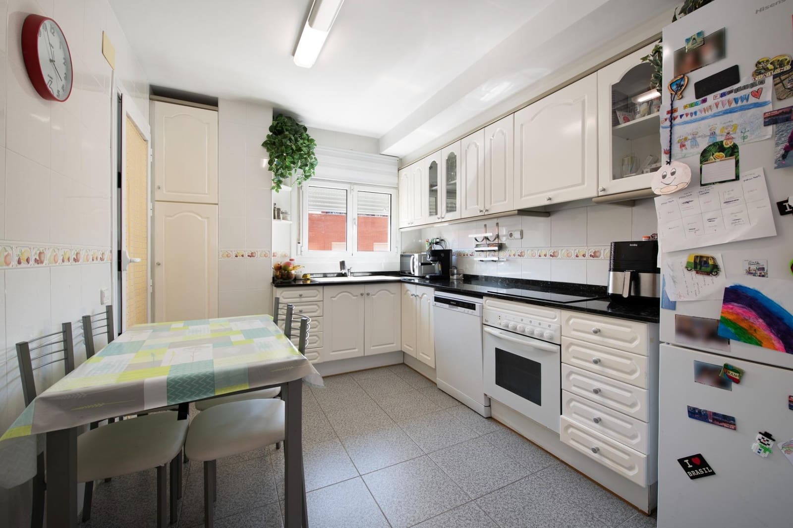 4 soverom Leilighet til salgs i Sant Boi de Llobregat - € 369 000 (Ref: 9788471)