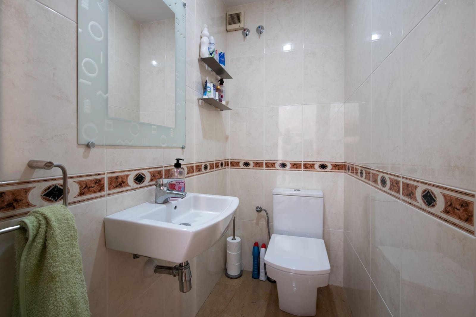 4 soverom Leilighet til salgs i Sant Boi de Llobregat - € 369 000 (Ref: 9788471)