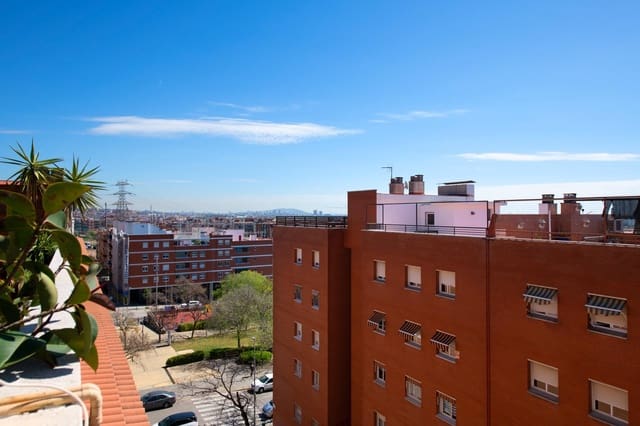 4 soverom Leilighet til salgs i Sant Boi de Llobregat - € 369 000 (Ref: 9788471)