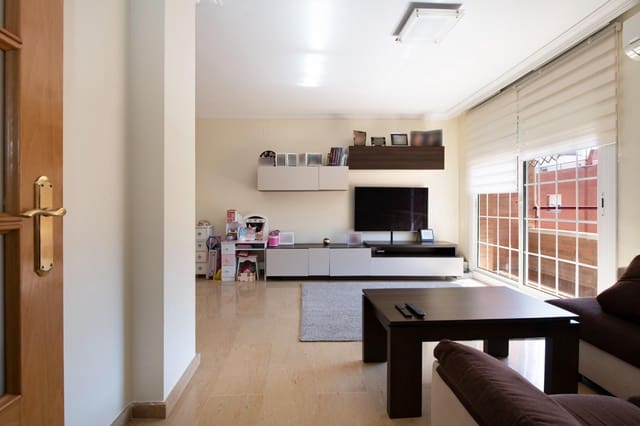 4 soverom Leilighet til salgs i Sant Boi de Llobregat - € 369 000 (Ref: 9788471)